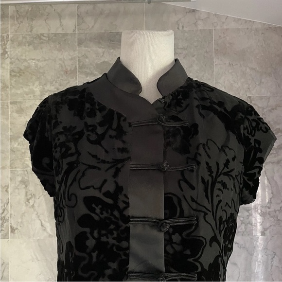 XSCAPE Joanna Chen Flocked Velvet Blouse - Picture 4 of 8